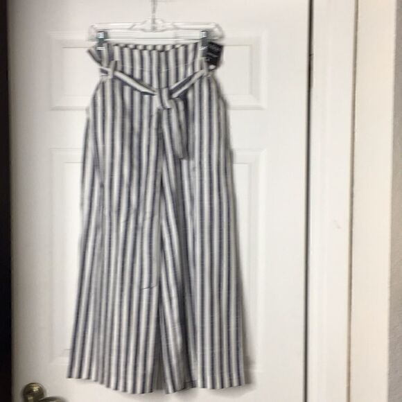 NWT NY&C high waisted crop wed leg pant - Picture 1 of 4